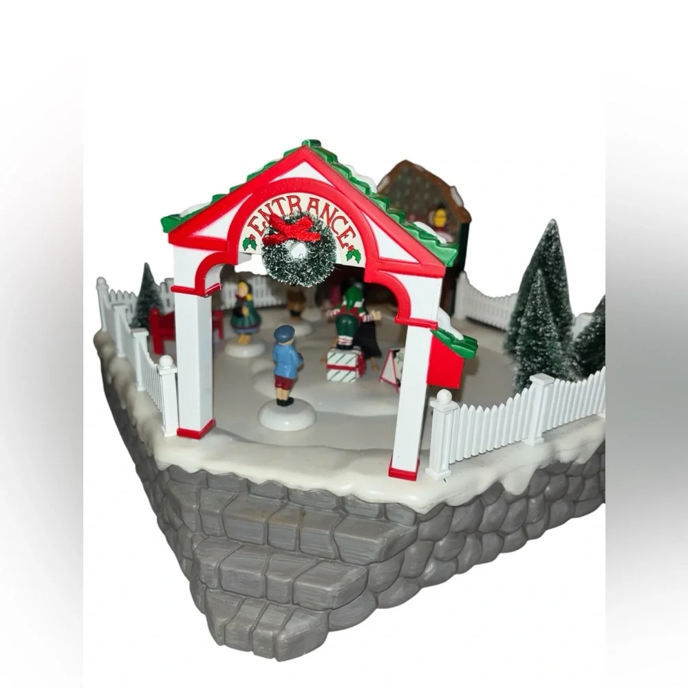 Department 56 Heritage Village Animated Photo with Santa